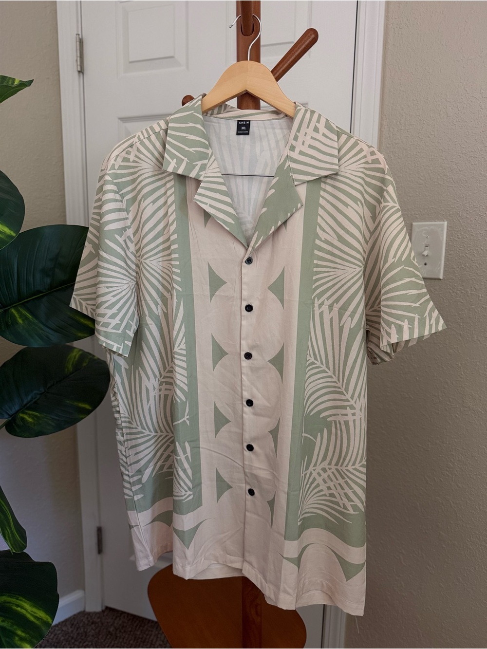 SHEIN Green and Cream Tropical Print Short Sleeve Button Down Shirt